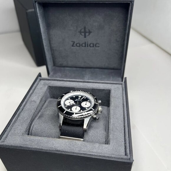 Zodiac ZO3604 Sea-Chron Steel 42mm Automatic Chronograph Men's Watch w/ Box - Picture 9 of 14